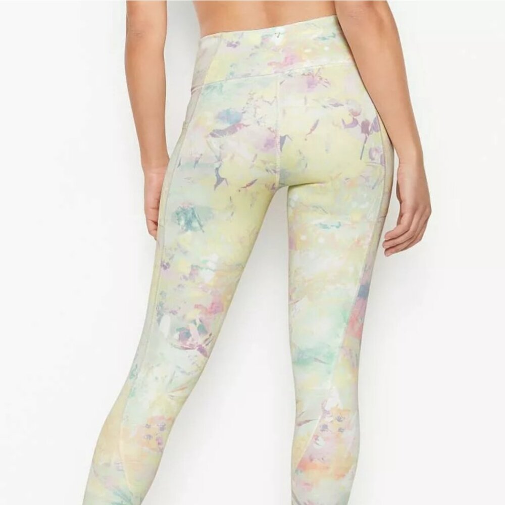 VICTORIA'S SECRET Flow On Point Hi-Rise Pocket Incredible Essential Legging